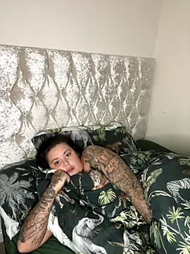 Charsworld online show from 11/18/25, 08:39