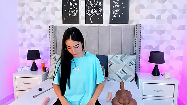 natasha moreno online show from 10/11/25, 12:28