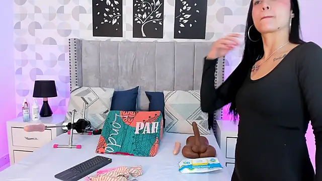 natasha moreno online show from 10/14/25, 12:50