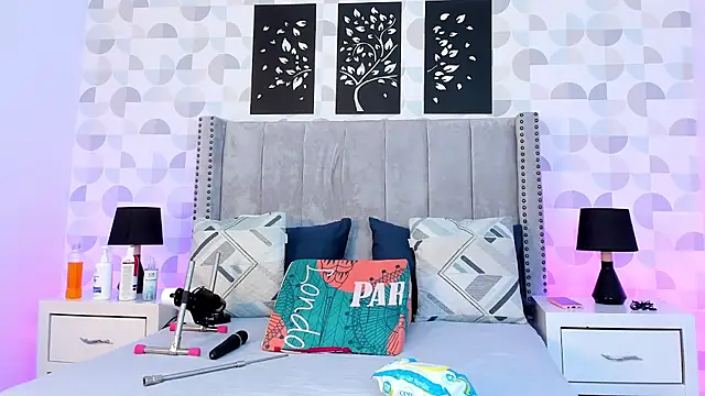 natasha moreno online show from 10/06/25, 12:39