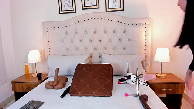 natasha moreno online show from 01/07/26, 12:10