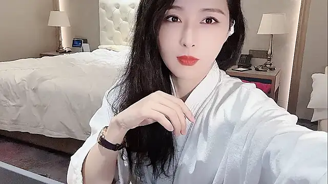 Ianxuan online show from 10/18/25, 02:35