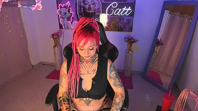 Snapshot of catt_monroe chatting on 09/23/25, 02:13 catt monroe online show from 09/23/25, 02:13