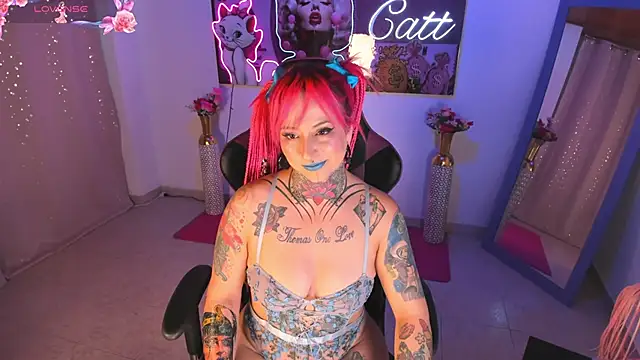 Snapshot of catt_monroe chatting on 09/27/25, 02:01 catt monroe online show from 09/27/25, 02:01