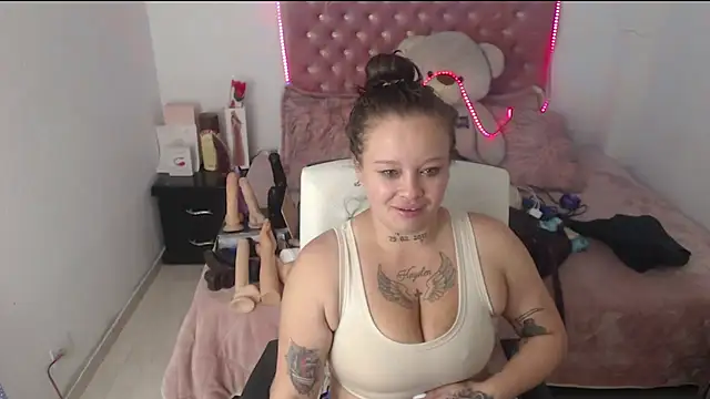 Snapshot of patty_squirt_ chatting on 06/27/26, 11:38 patty squirt online show from 06/27/26, 11:38