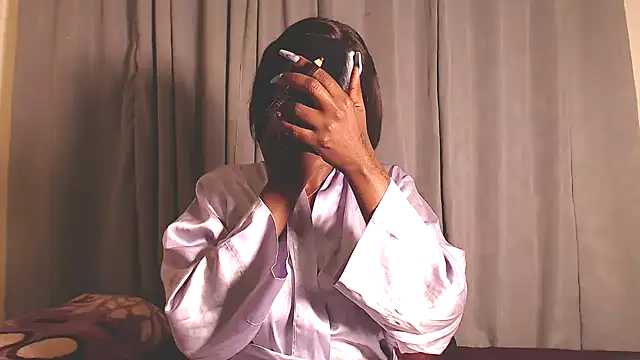 Yummychoklit online show from 10/20/25, 05:13