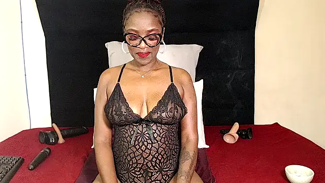 Yummychoklit online show from 04/28/26, 03:44