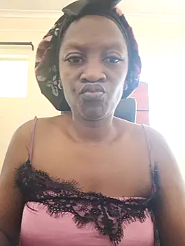 Yummychoklit online show from 10/16/25, 06:32