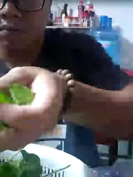 Snapshot of ANonngDan79 chatting on 10/04/25, 11:23 ANonngDan79 online show from 10/04/25, 11:23