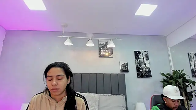 violet and myers online show from 11/04/25, 11:25