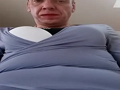 bolo1984 online show from 11/15/25, 03:38