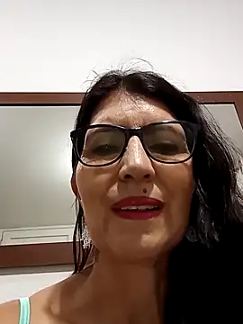 Snapshot of swity_foster chatting on 10/15/25, 10:56 swity foster online show from 10/15/25, 10:56