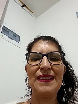 Snapshot of swity_foster chatting on 11/20/25, 10:16 swity foster online show from 11/20/25, 10:16