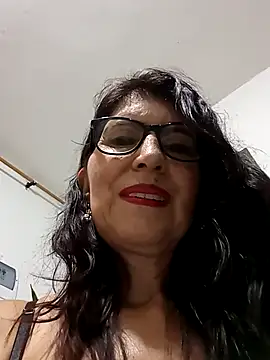 Snapshot of swity_foster chatting on 10/08/25, 09:00 swity foster online show from 10/08/25, 09:00