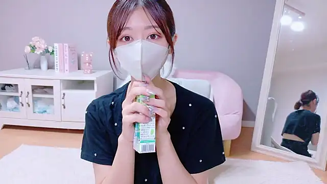 Yuna-ch online show from 09/09/25, 08:13