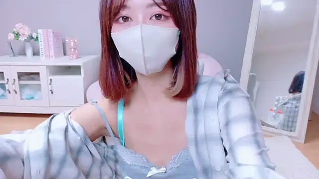 Yuna-ch online show from 09/08/25, 03:22