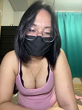 melyiaaa online show from 12/22/25, 02:50