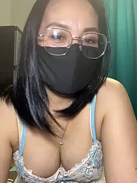 melyiaaa online show from 05/13/26, 02:24