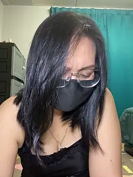 melyiaaa online show from 04/15/26, 02:21