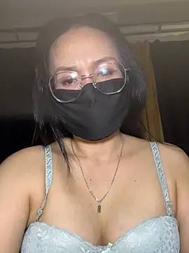 Snapshot of melyiaaa chatting on 06/12/26, 01:20 melyiaaa online show from 06/12/26, 01:20