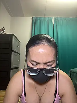 melyiaaa online show from 04/25/26, 02:47