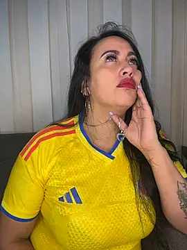 Snapshot of _ruby_manrique_ chatting on 06/18/26, 02:10 ruby manrique online show from 06/18/26, 02:10