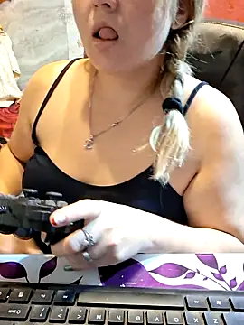 qSensi online show from 12/04/25, 11:37