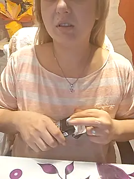 qSensi online show from 11/22/25, 09:35