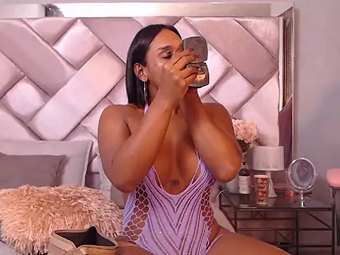 Snapshot of Ashleyroberst chatting on 10/25/25, 10:25 Ashleyroberst online show from 10/25/25, 10:25