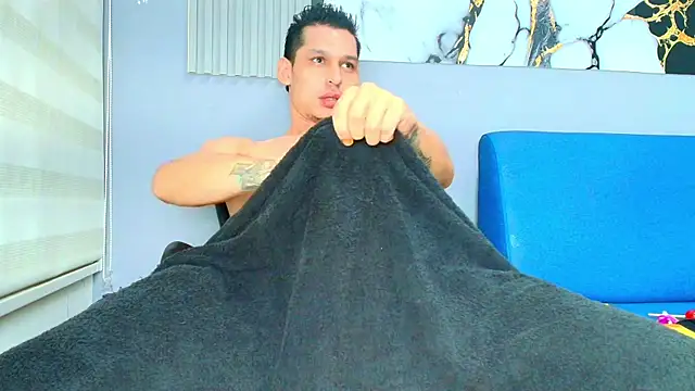 MARCUS SMITHH1 online show from 10/27/25, 04:02