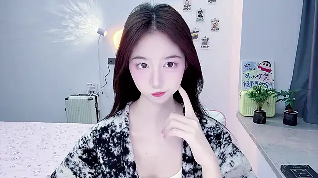 Snapshot of suger-TT chatting on 11/24/25, 11:54 suger-TT online show from 11/24/25, 11:54