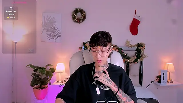 Luci Rose online show from 11/28/25, 02:34