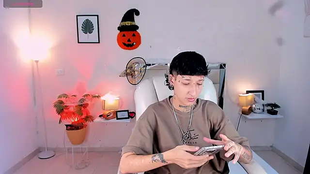 Luci Rose online show from 10/21/25, 02:22
