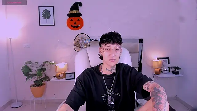 Luci Rose online show from 10/22/25, 04:01