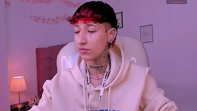 Luci Rose online show from 04/24/26, 08:00