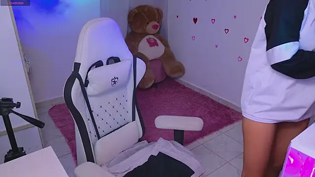 BrunetteAdams001 online show from 02/24/26, 03:51