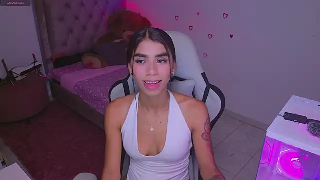 BrunetteAdams001 online show from 04/12/26, 03:43