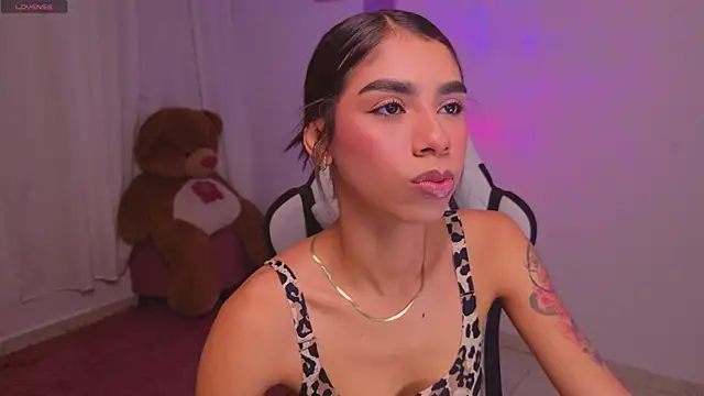 BrunetteAdams001 online show from 02/08/26, 04:43