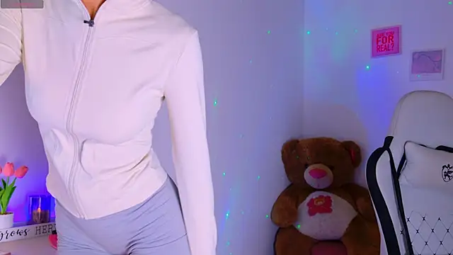 BrunetteAdams001 online show from 11/03/25, 04:17