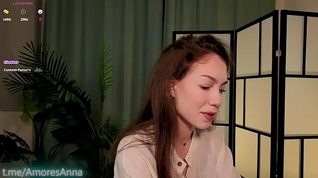 Snapshot of RenateRansone chatting on 09/14/25, 05:13 RenateRansone online show from 09/14/25, 05:13