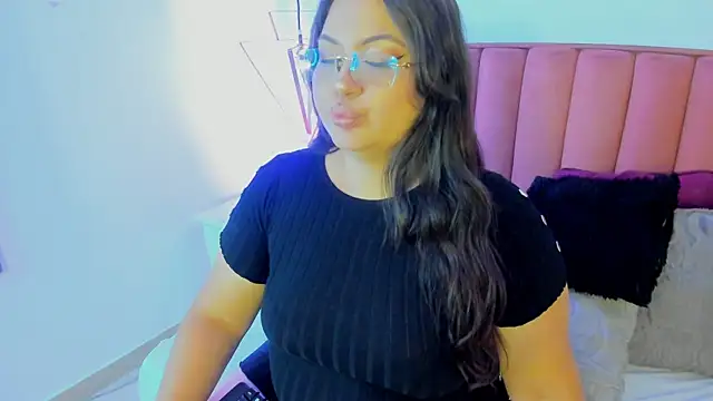 Snapshot of Tessa_Sinclaire chatting on 10/03/25, 09:16 Tessa Sinclaire online show from 10/03/25, 09:16