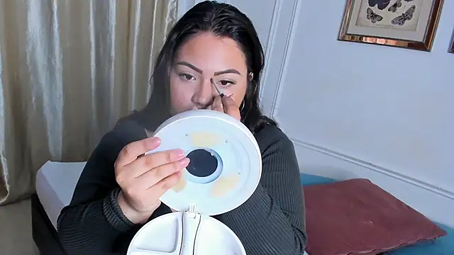 Snapshot of Tessa_Sinclaire chatting on 09/24/25, 08:26 Tessa Sinclaire online show from 09/24/25, 08:26