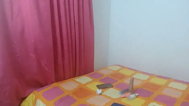 lolascarlett online show from 09/19/25, 12:25