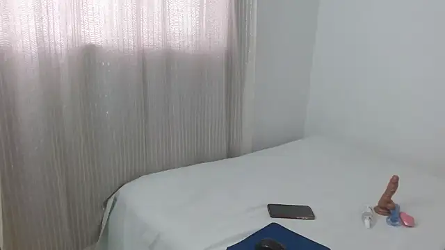 lolascarlett online show from 10/22/25, 01:43