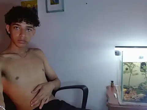 Snapshot of Xtremeplay_18 chatting on 09/22/25, 08:48 Xtremeplay 18 online show from 09/22/25, 08:48