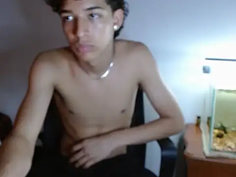 Snapshot of Xtremeplay_18 chatting on 09/25/25, 09:32 Xtremeplay 18 online show from 09/25/25, 09:32