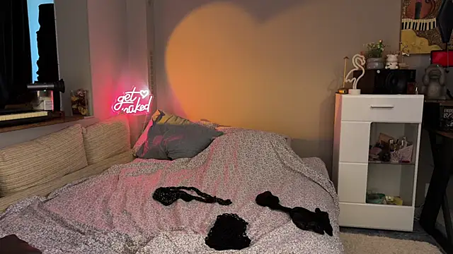 Secret Lovers1 online show from 06/16/26, 05:57