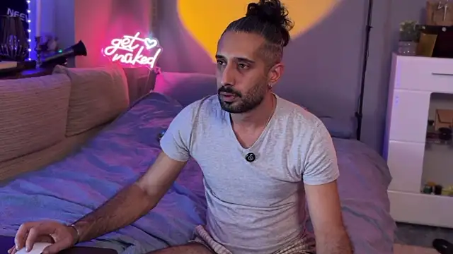 Secret Lovers1 online show from 04/10/26, 11:23