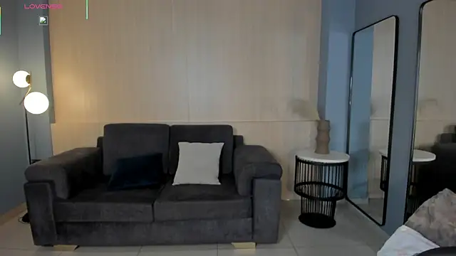 Snapshot of VeronicaBlue chatting on 06/11/26, 09:39 VeronicaBlue online show from 06/11/26, 09:39