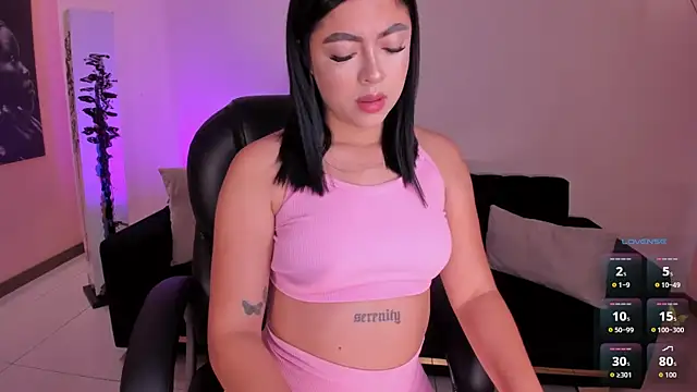 Snapshot of NataliaGaret chatting on 06/19/26, 10:10 NataliaGaret online show from 06/19/26, 10:10